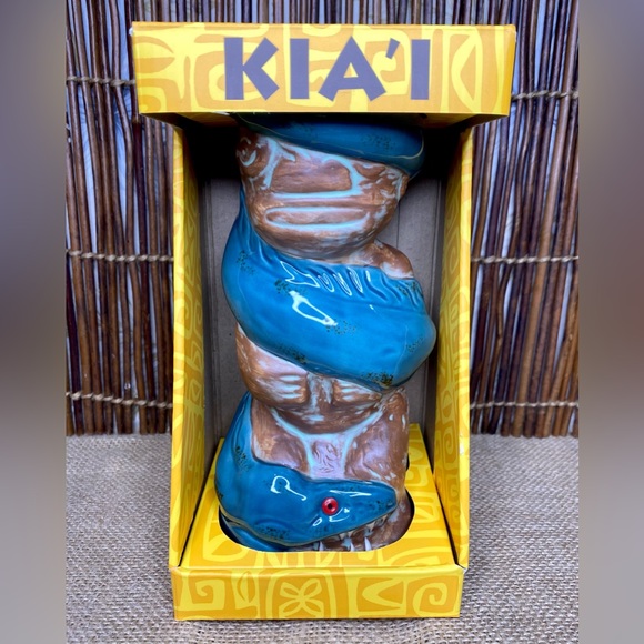 Trader Vic's 2023 Kiai Tiki Mug Shima Ceramics Hawaiian Blue Moray Eel - Picture 2 of 14